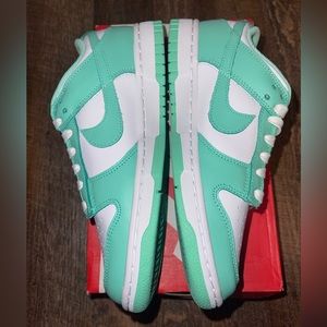 Women’s Dunk Low “GREEN GLOW”